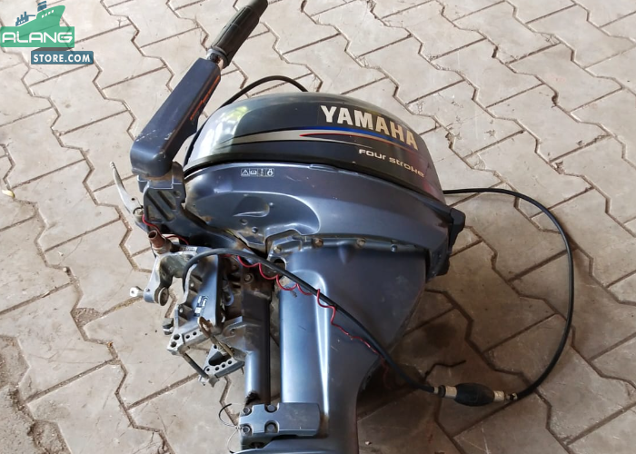 YAMAHA ENDURO 9.9 HP ENGINE  Boat Engine