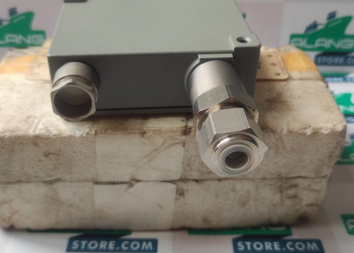 TRAFAG  8202.75.2212  PRESSURE TRANSMITTER