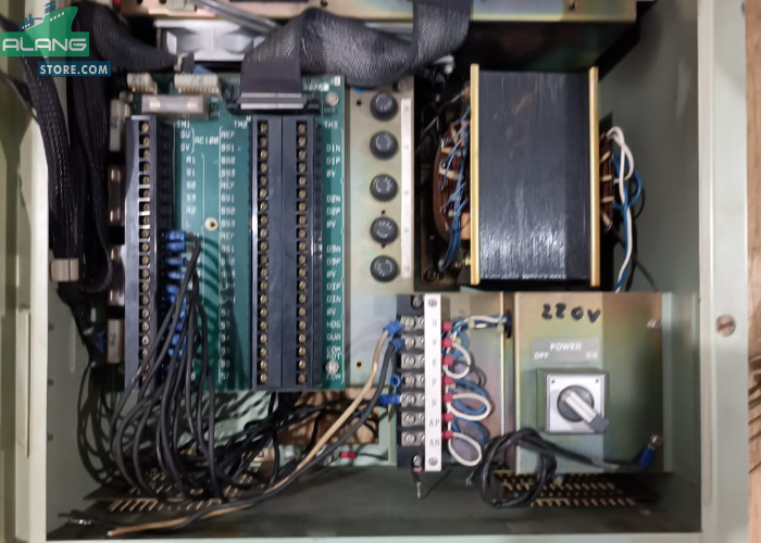 YOKOGAWA KC307  GYROCOMPASS CONTROLBOX