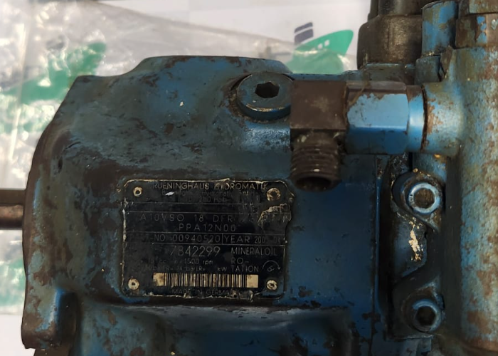 REXROTH A10VSO18DFR/31R-PPA12N00  Piston Pump