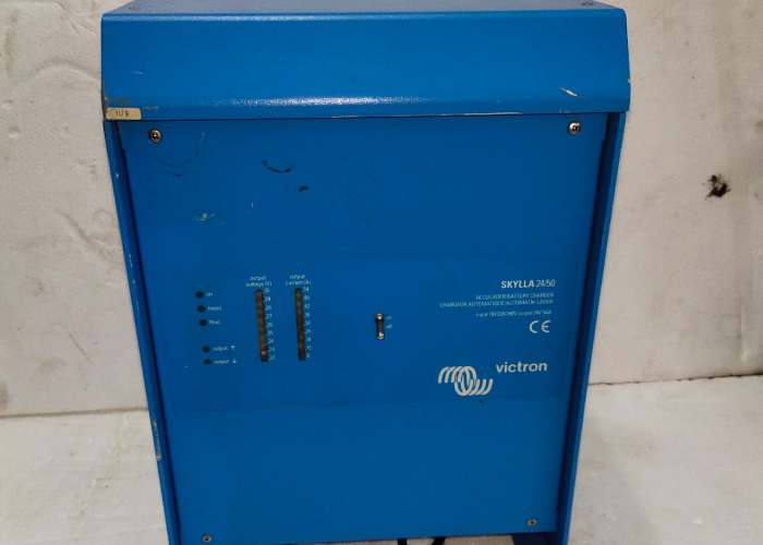 VICTRON ENERGIE SKYLLA 24/50  INVERTER